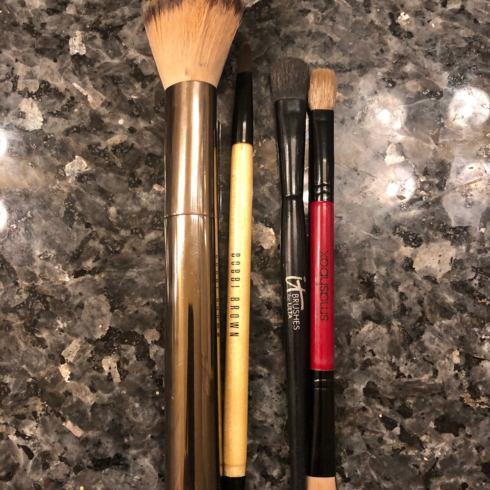 Variety makeup brushes